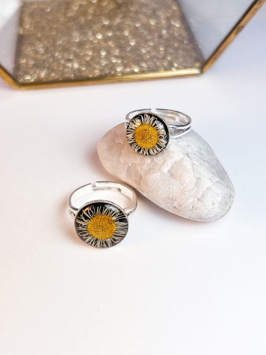 Mini Daisy Adjustable Ring