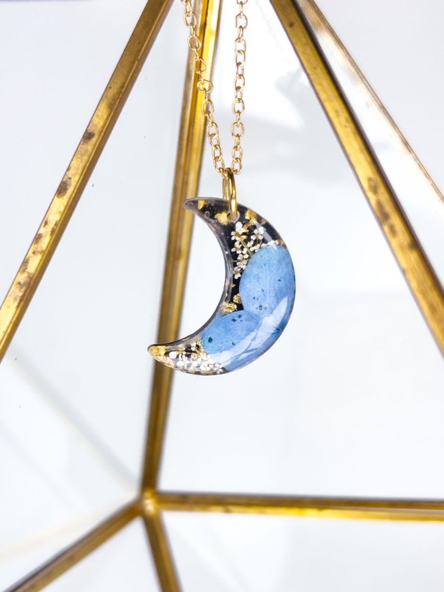 Hydrangea & Queen Anne's Lace Moon Necklace