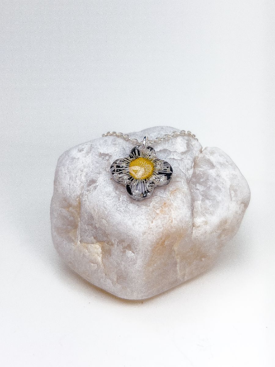 Black Daisy Clover Necklace