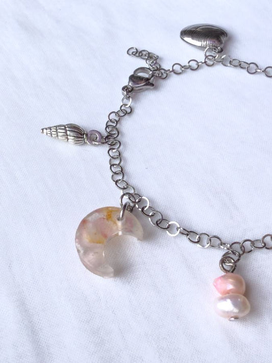 Beachy Charm Bracelet in Pink