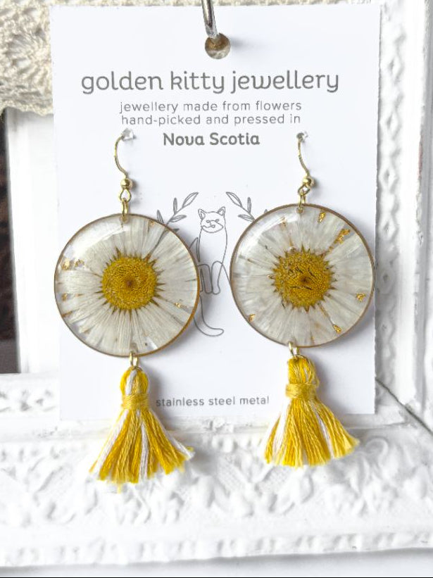 Daisy & Handmade Tassel Dangle Earrings