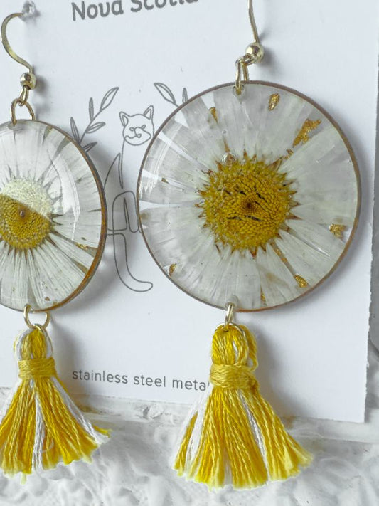 Daisy & Handmade Tassel Dangle Earrings