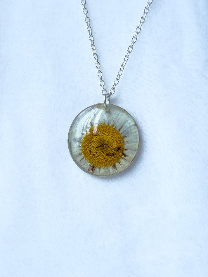 Daisy Necklace