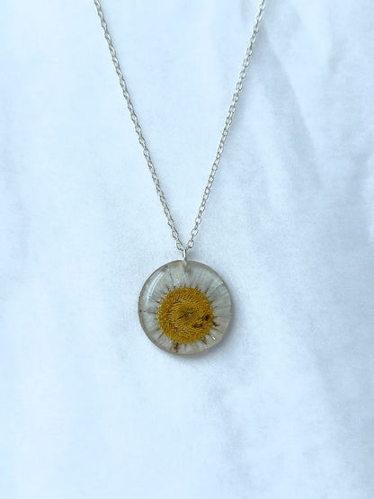 Daisy Necklace