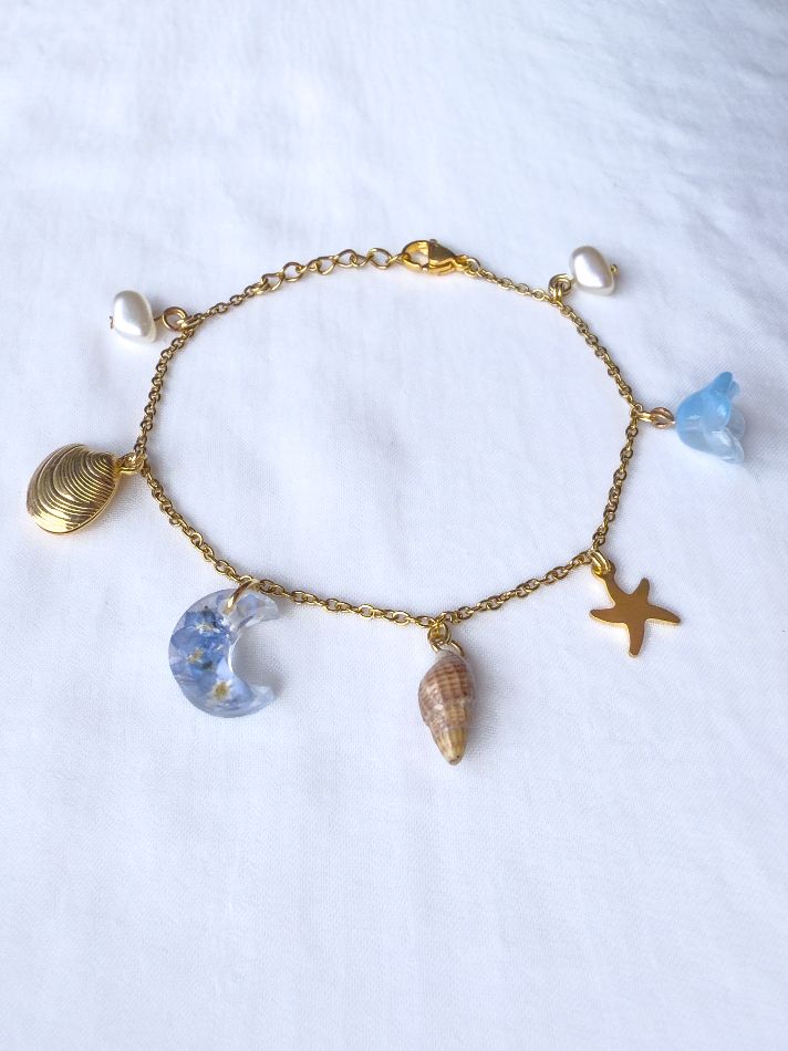 Beachy Charm Bracelet in Blue