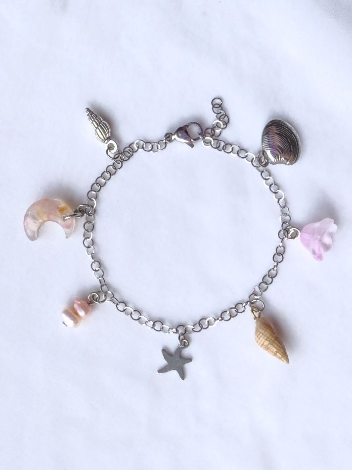 Beachy Charm Bracelet in Pink