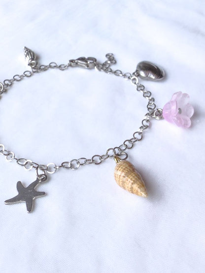 Beachy Charm Bracelet in Pink